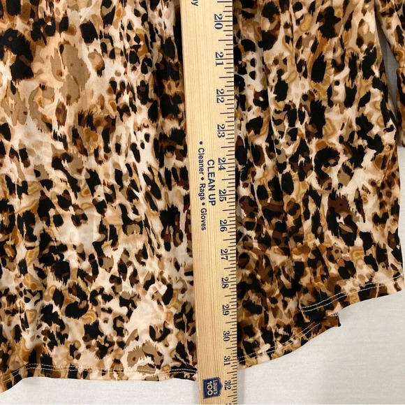 NEW Ava & Grace Brown Animal Print Stretch Rolled Tab Pull-over Top 2X - Picture 6 of 10